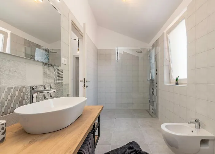 וילה Sun Flower *